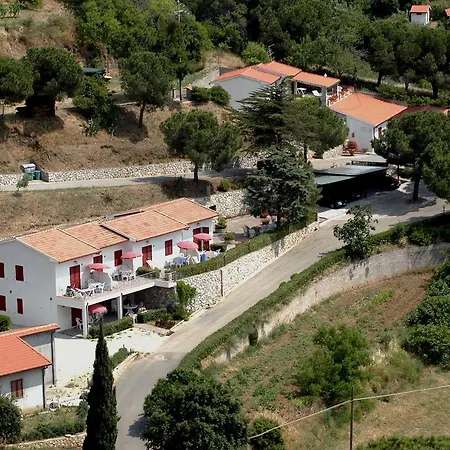 Antonella Aparthotel 3*